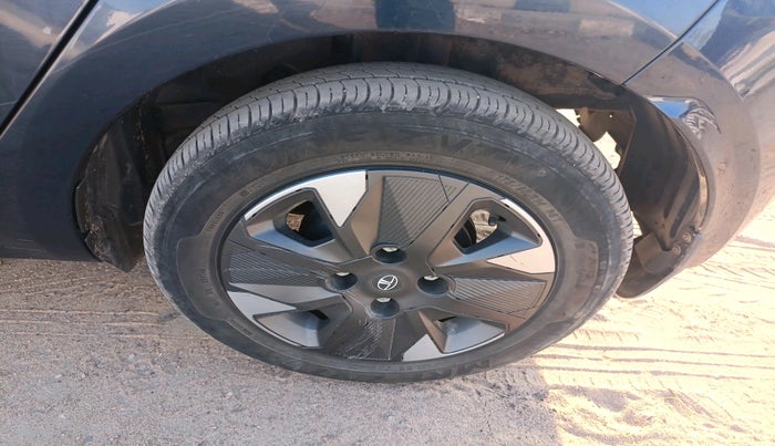 2025 Tata TIAGO EV XZ PLUS TECH LUX LONG RANGE, Electric, Automatic, 20,090 km, tyre