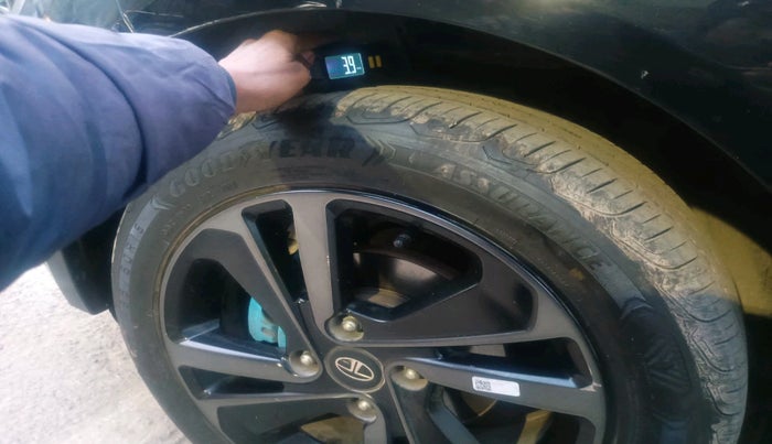 2022 Tata ALTROZ XZA PLUS DARK EDTION, Petrol, Automatic, 22,199 km, tyre