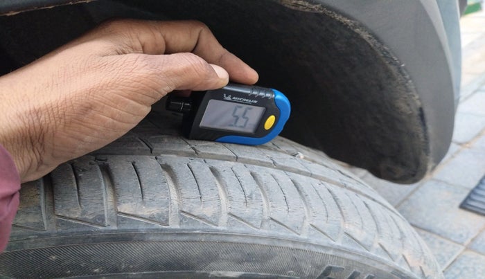 2022 Renault Kwid CLIMBER AMT 1.0, Petrol, Automatic, 18,496 km, tyre