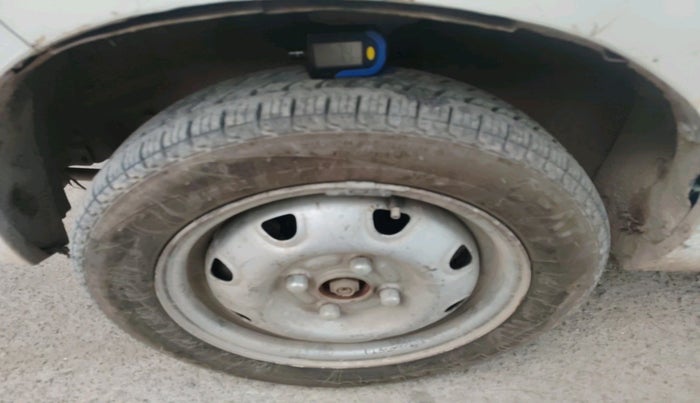 2015 Maruti Alto K10 LXI, Petrol, Manual, 1,62,828 km, tyre