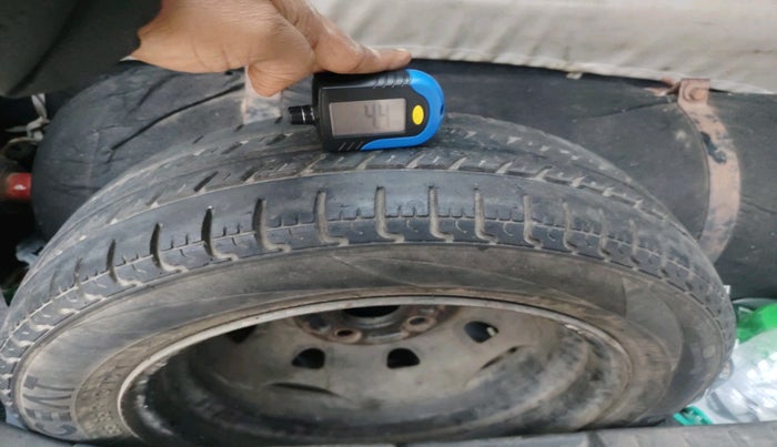 2015 Maruti Alto K10 LXI, Petrol, Manual, 1,62,828 km, tyre