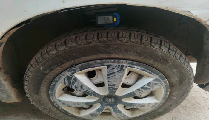 2015 Maruti Alto K10 LXI, Petrol, Manual, 1,62,828 km, tyre