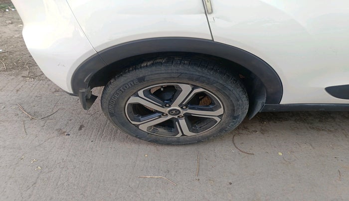 2022 Tata NEXON XZ PLUS (PREMIUM) PETROL, Petrol, Manual, 38,978 km, tyre