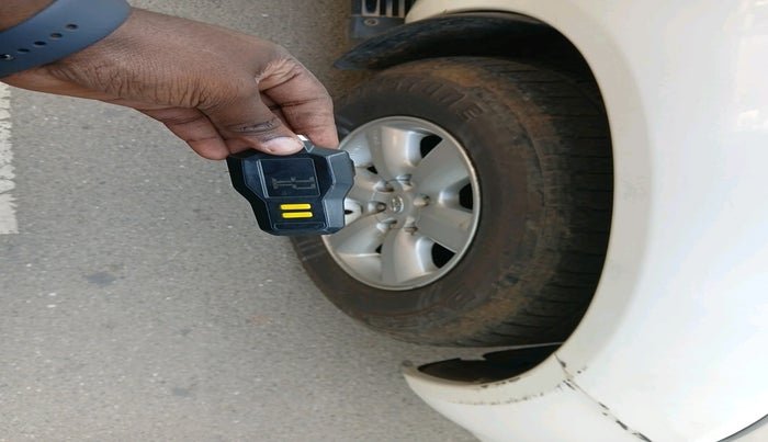 2011 Toyota Fortuner 3.0 4X4 MT, Diesel, Manual, 1,09,050 km, tyre