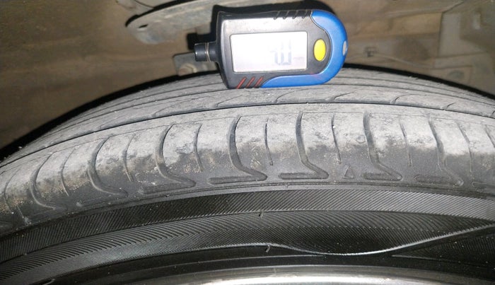 2018 Maruti Ertiga ZXI, Petrol, Manual, 1,15,486 km, tyre