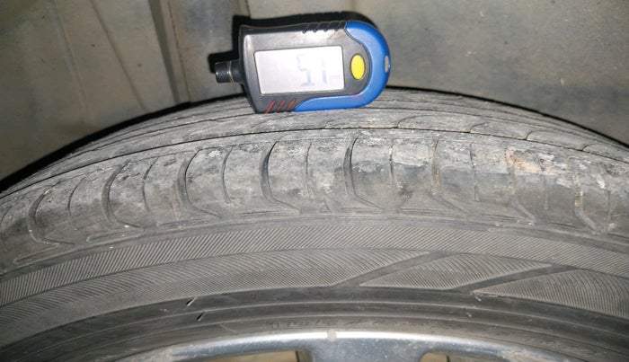 2018 Maruti Ertiga ZXI, Petrol, Manual, 1,15,486 km, tyre