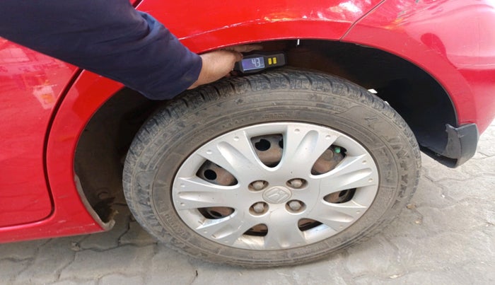 2016 Honda Brio S MT, Petrol, Manual, 61,023 km, tyre