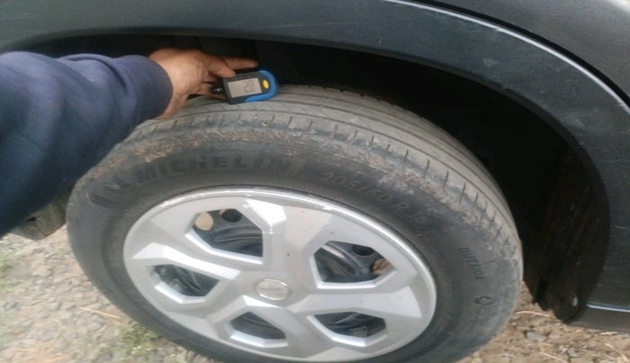 2017 Maruti Vitara Brezza VDI (O), Diesel, Manual, 90,993 km, tyre