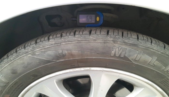 2014 Hyundai Grand i10 ASTA AT 1.2 KAPPA VTVT, Petrol, Automatic, 1,01,425 km, tyre