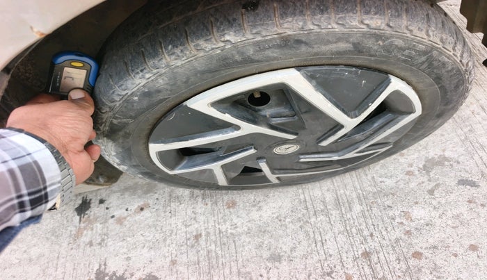 2013 Maruti Wagon R 1.0 VXI, Petrol, Manual, 77,398 km, tyre