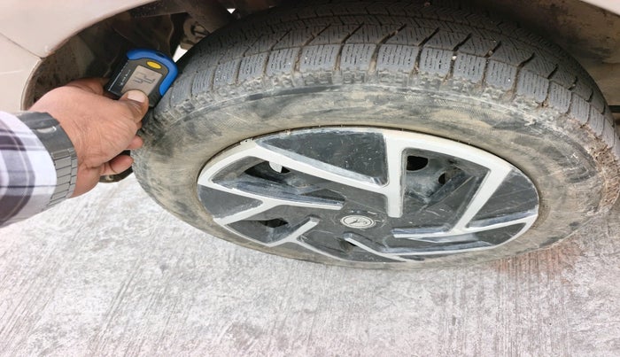 2013 Maruti Wagon R 1.0 VXI, Petrol, Manual, 77,398 km, tyre