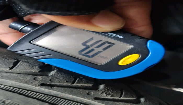 2015 Maruti Wagon R 1.0 VXI, Petrol, Manual, 93,946 km, tyre