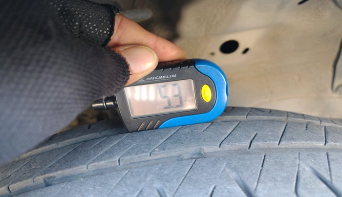 2015 Maruti Wagon R 1.0 VXI, Petrol, Manual, 93,946 km, tyre