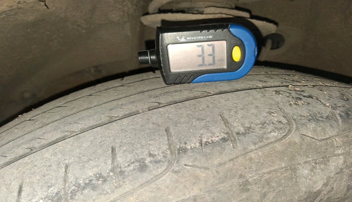 2018 Maruti Swift ZXI AMT, Petrol, Automatic, 1,05,507 km, tyre