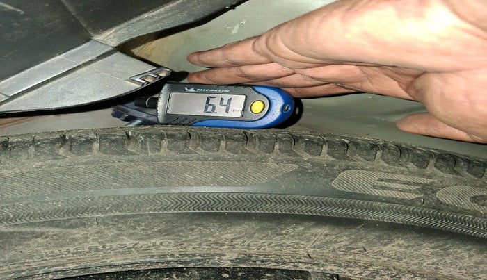 2018 Maruti Swift ZXI AMT, Petrol, Automatic, 1,05,507 km, tyre