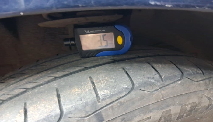 2018 Maruti Swift ZXI AMT, Petrol, Automatic, 1,05,507 km, tyre