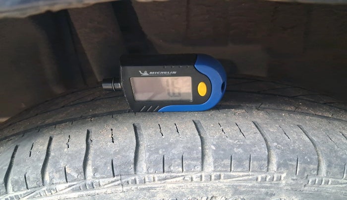 2018 Maruti Swift ZXI AMT, Petrol, Automatic, 1,05,507 km, tyre