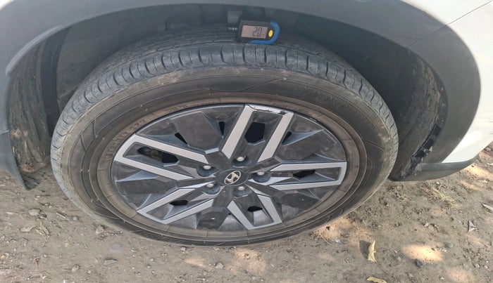 2023 Hyundai VENUE S PLUS 1.5 CRDI, Diesel, Manual, 22,895 km, tyre