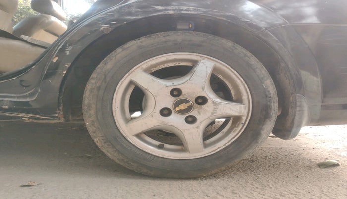 2012 Chevrolet Optra Magnum LT 1.6, Petrol, Manual, 88,922 km, tyre