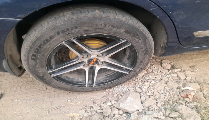 2019 Maruti Dzire LXI, Petrol, Manual, 89,704 km, tyre