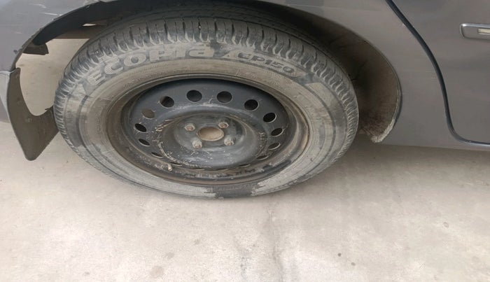 2013 Toyota Etios GD, Diesel, Manual, 87,743 km, tyre