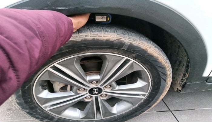 2017 Hyundai Creta SX PLUS AT 1.6 DIESEL, Diesel, Automatic, 1,50,141 km, tyre