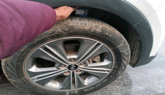 2017 Hyundai Creta SX PLUS AT 1.6 DIESEL, Diesel, Automatic, 1,50,141 km, tyre