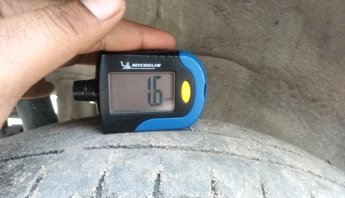 2018 Maruti Wagon R 1.0 LXI CNG, CNG, Manual, 1,36,202 km, tyre
