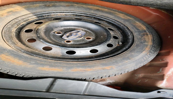 2017 Maruti Dzire VXI, Petrol, Manual, 94,542 km, tyre