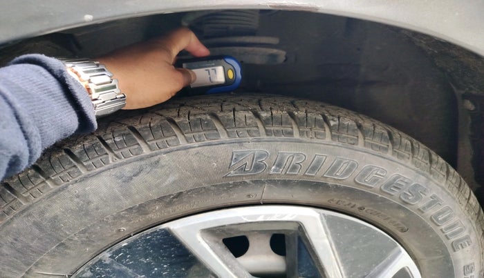 2017 Maruti Swift LXI (O), Petrol, Manual, 34,745 km, tyre