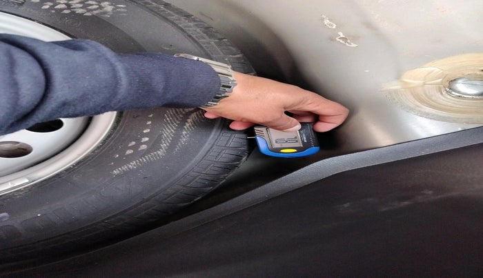 2017 Maruti Swift LXI (O), Petrol, Manual, 34,745 km, tyre