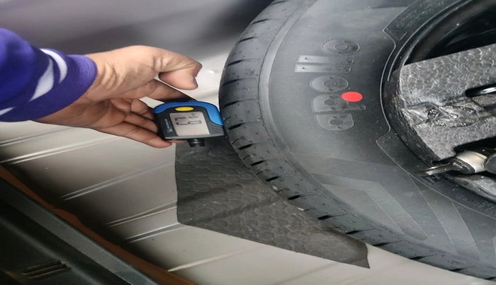 2024 Volkswagen VIRTUS Highline Plus 1.0 TSI MT, Petrol, Manual, 28,312 km, tyre