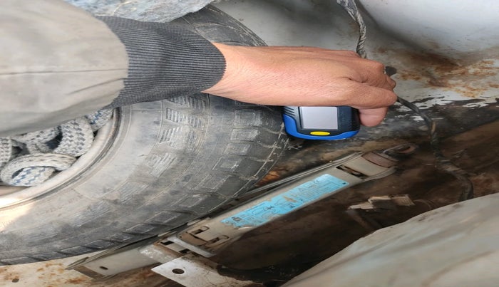 2014 Hyundai Eon ERA +, Petrol, Manual, 38,182 km, tyre