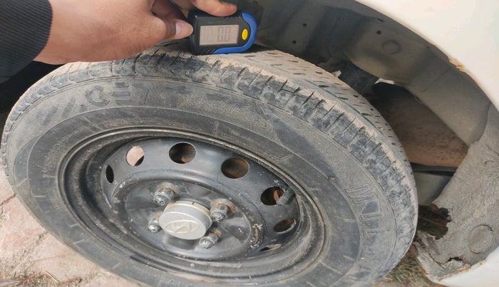 2014 Hyundai Eon ERA +, Petrol, Manual, 38,182 km, tyre