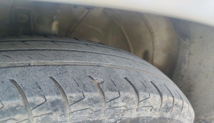 2022 Maruti Swift VXI, Petrol, Manual, 25,000 km, tyre