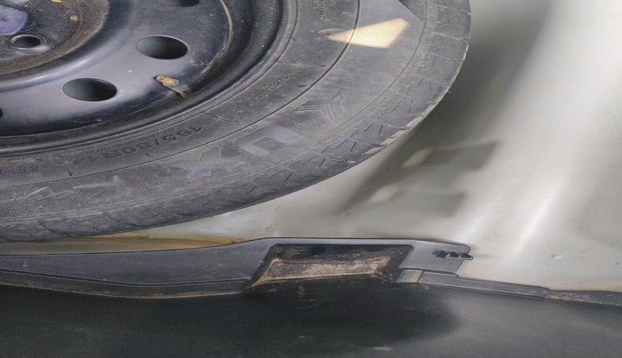 2022 Maruti Swift VXI, Petrol, Manual, 25,000 km, tyre