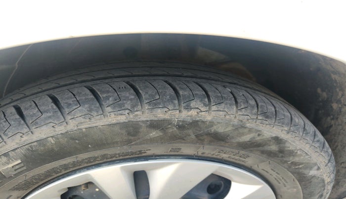 2022 Maruti Swift VXI, Petrol, Manual, 25,000 km, tyre