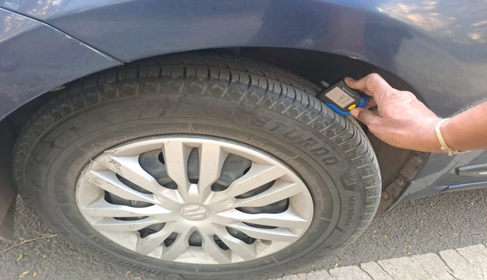 2018 Maruti Dzire VXI AMT, Petrol, Automatic, 1,27,989 km, tyre