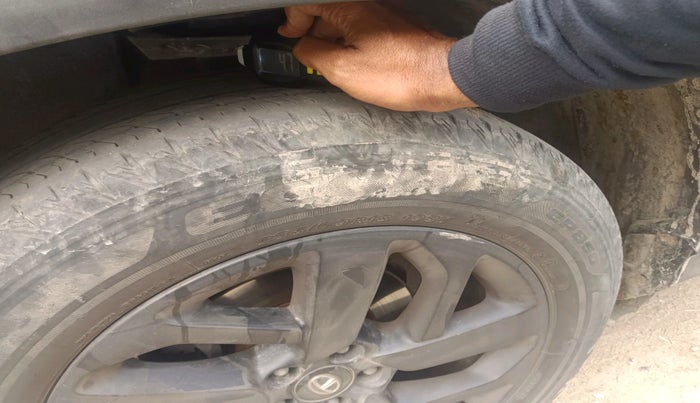 2021 Tata Harrier XZA PLUS 2.0L, Diesel, Automatic, 62,117 km, tyre