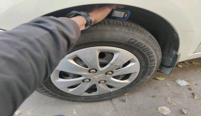 2011 Hyundai i10 SPORTZ 1.2 AT, Petrol, Automatic, 26,065 km, tyre