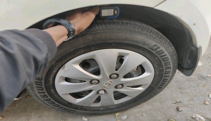 2011 Hyundai i10 SPORTZ 1.2 AT, Petrol, Automatic, 26,065 km, tyre