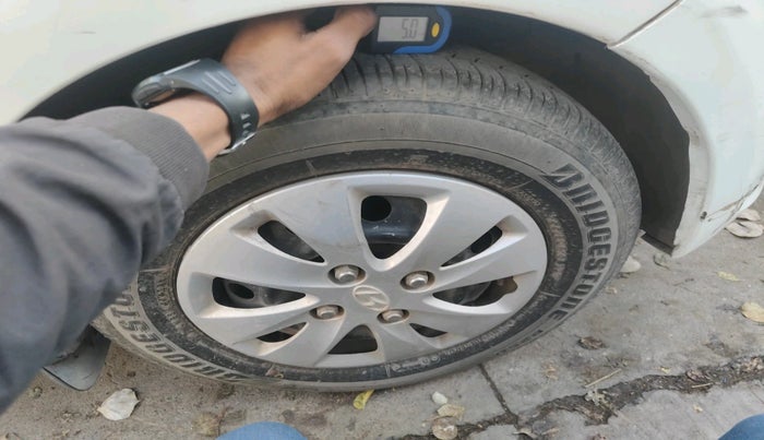 2011 Hyundai i10 SPORTZ 1.2 AT, Petrol, Automatic, 26,065 km, tyre