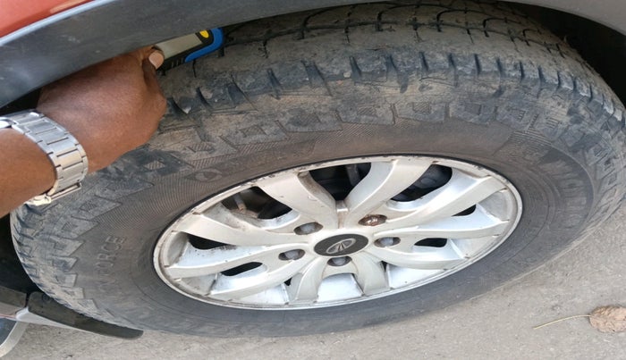 2016 Mahindra XUV500 W10 AT, Diesel, Automatic, 1,60,367 km, tyre