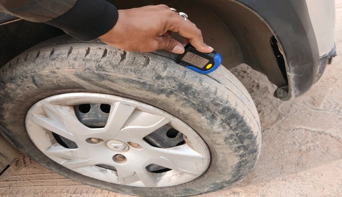 2020 Renault Kwid RXL 1.0 AMT, Petrol, Automatic, 47,438 km, tyre