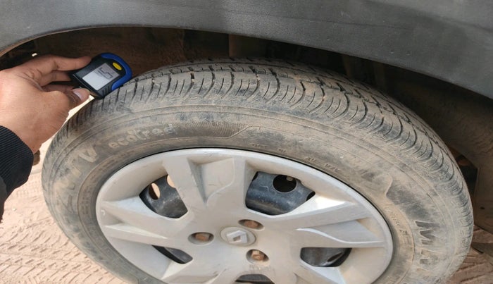 2020 Renault Kwid RXL 1.0 AMT, Petrol, Automatic, 47,438 km, tyre