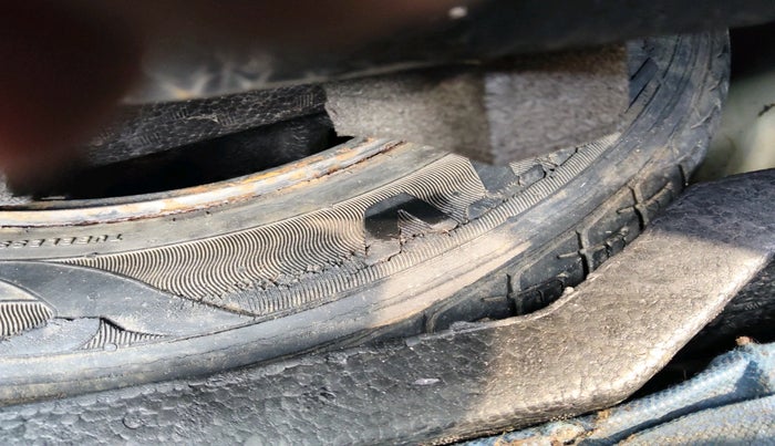 2016 Maruti Ciaz VDI SHVS, Diesel, Manual, 1,75,978 km, tyre