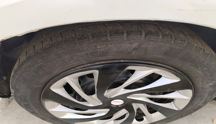 2016 Maruti Ciaz VDI SHVS, Diesel, Manual, 1,75,978 km, tyre