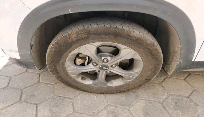 2022 KIA SELTOS HTK PLUS 1.5, Petrol, Manual, 74,991 km, tyre