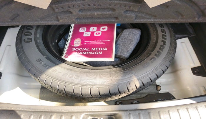 2022 KIA SELTOS HTK PLUS 1.5, Petrol, Manual, 74,991 km, tyre