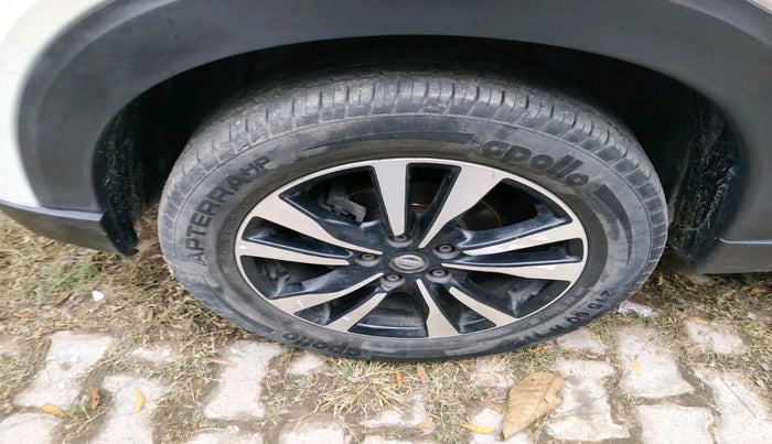 2020 Nissan Kicks XV 1.5, Petrol, Manual, 50,769 km, tyre